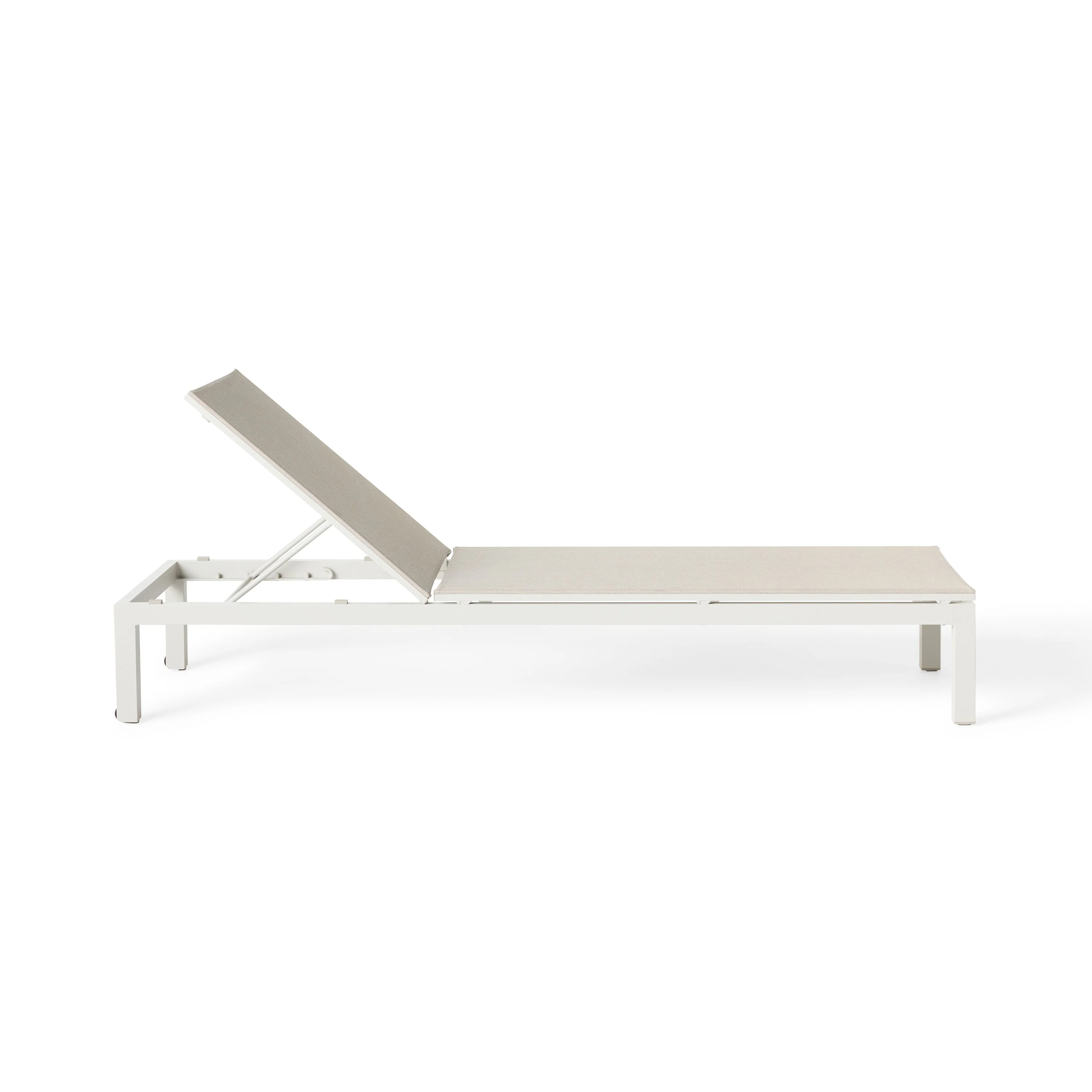 Belvedere Chaise in Dune Aluminum & Mesh - Image 3