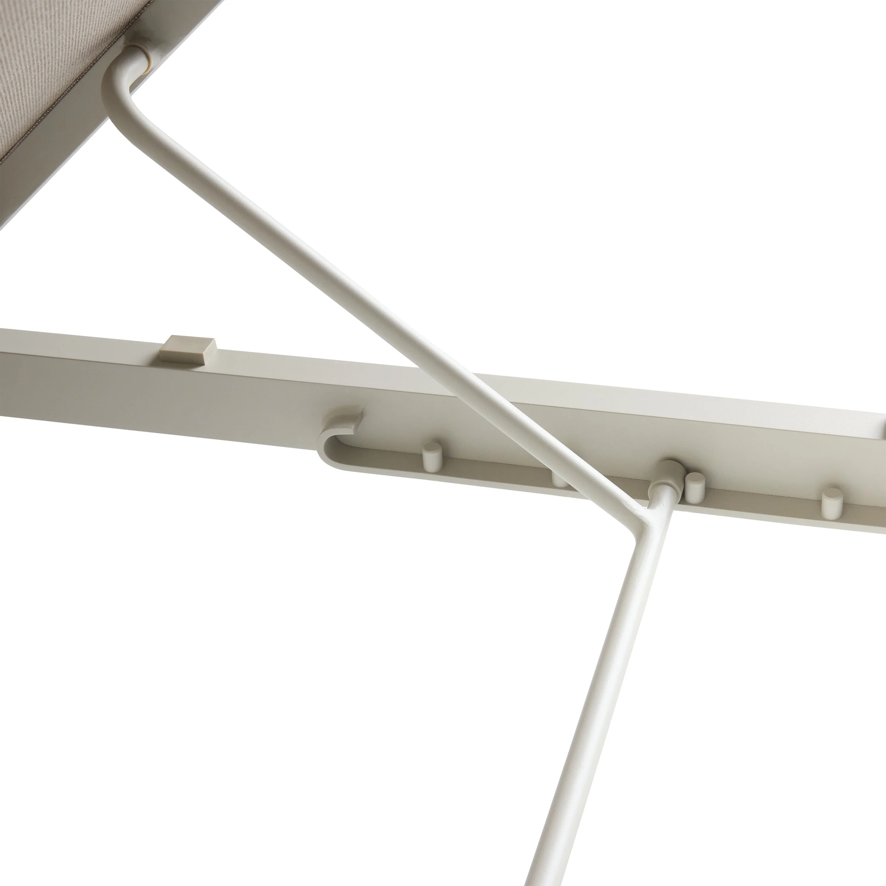 Belvedere Chaise in Dune Aluminum & Mesh - Image 5