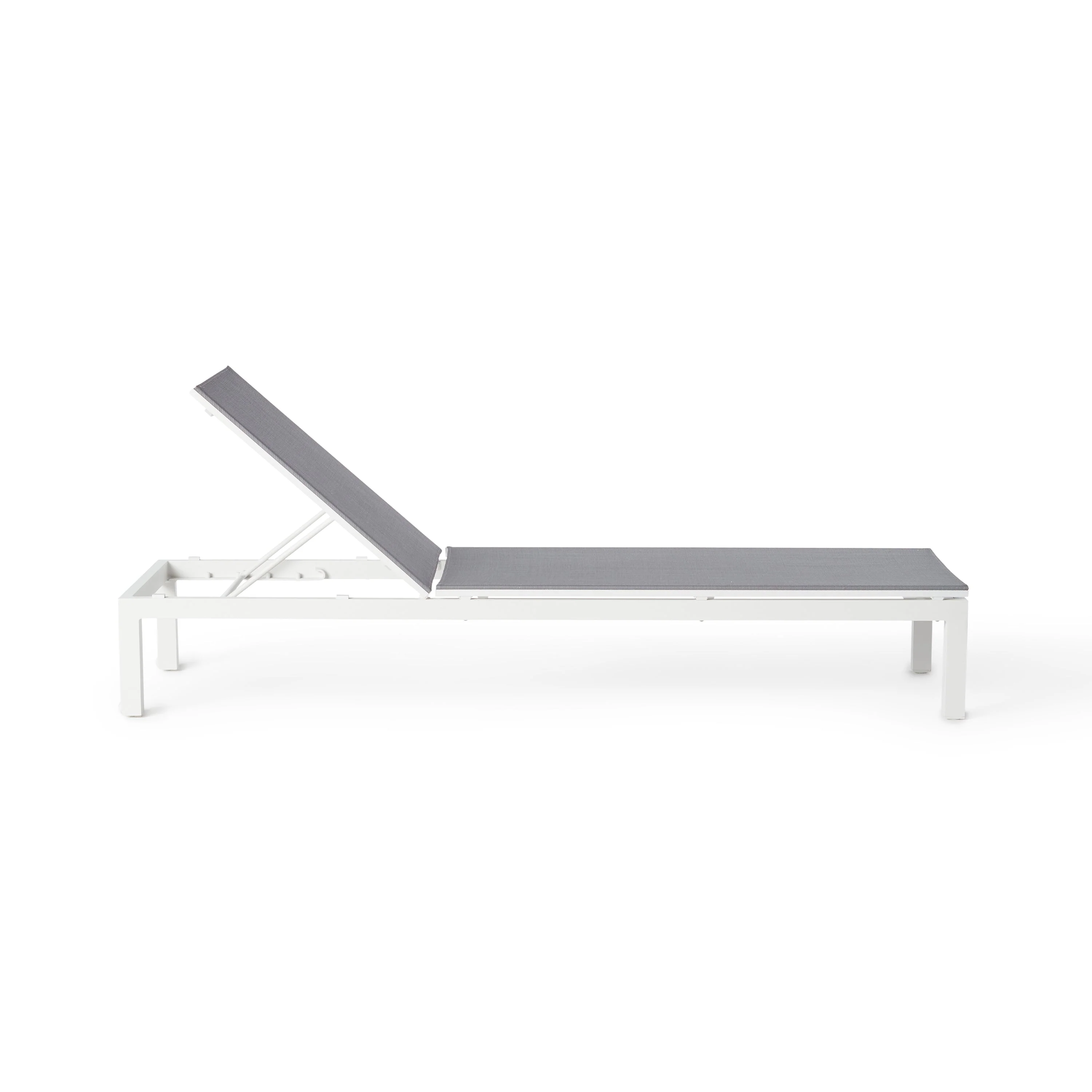 Belvedere Chaise in White Aluminum and Silver Mesh - Image 4