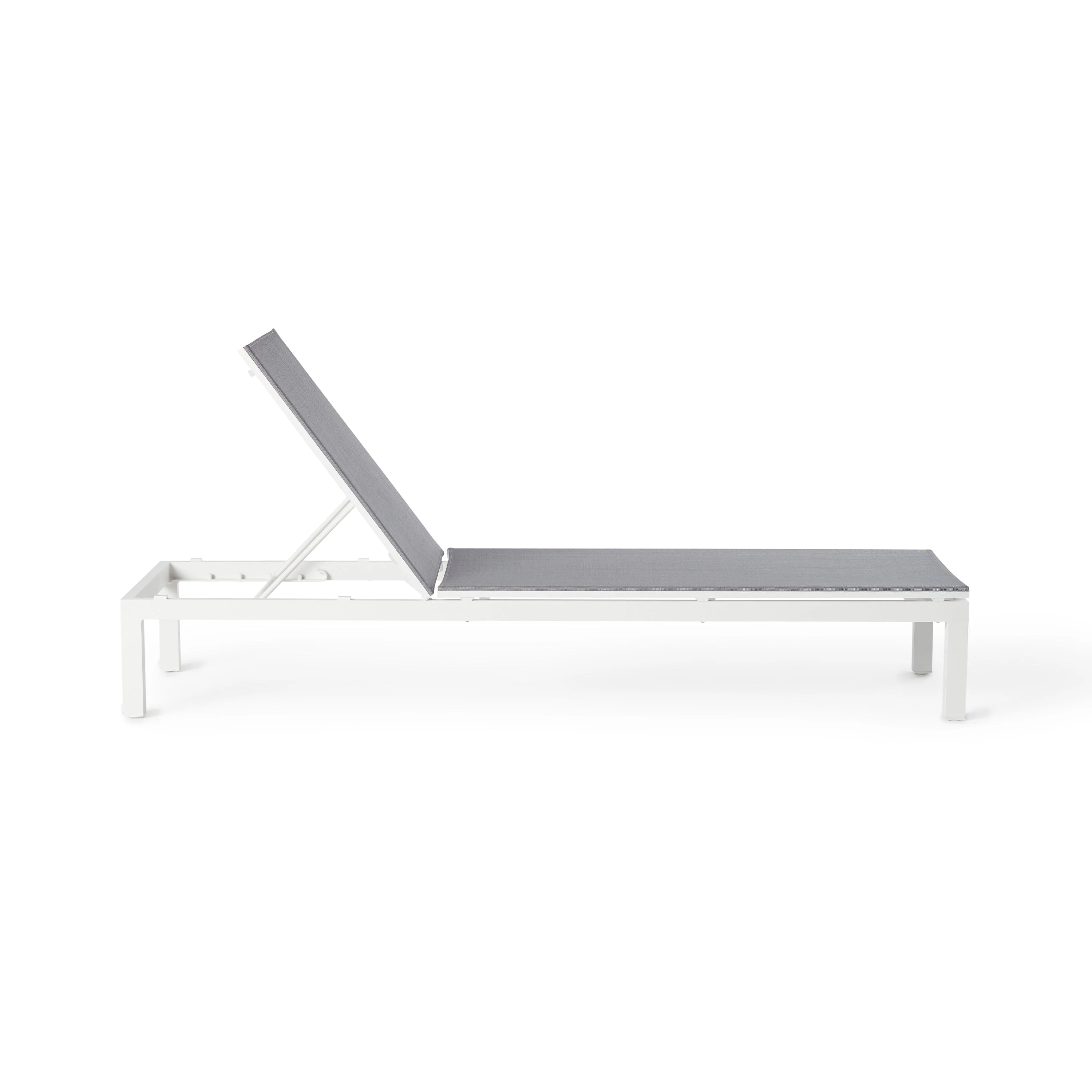 Belvedere Chaise in White Aluminum and Silver Mesh - Image 5