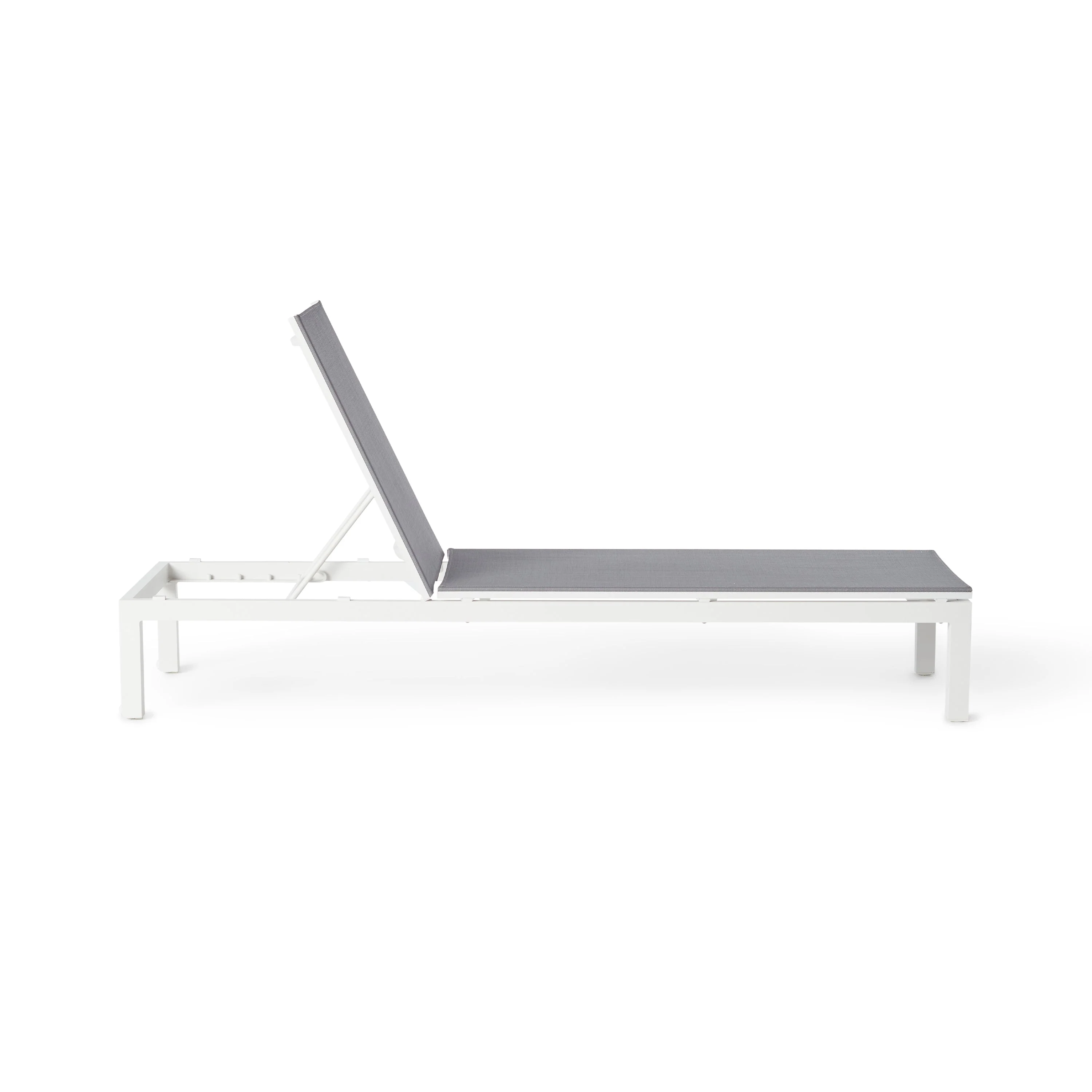 Belvedere Chaise in White Aluminum and Silver Mesh - Image 6