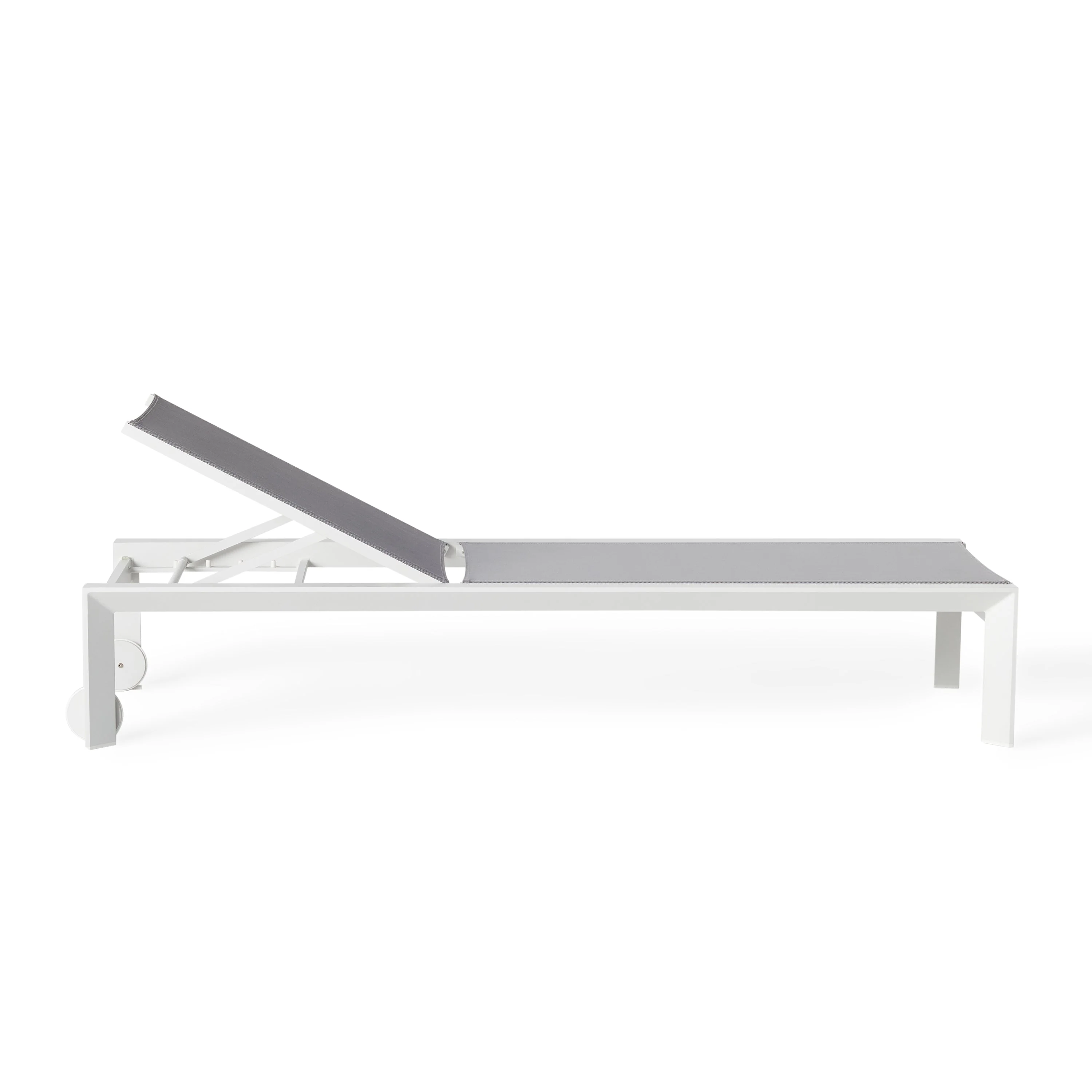 Santa Monica Chaise Lounge in White Aluminum & Silver Mesh - Image 3