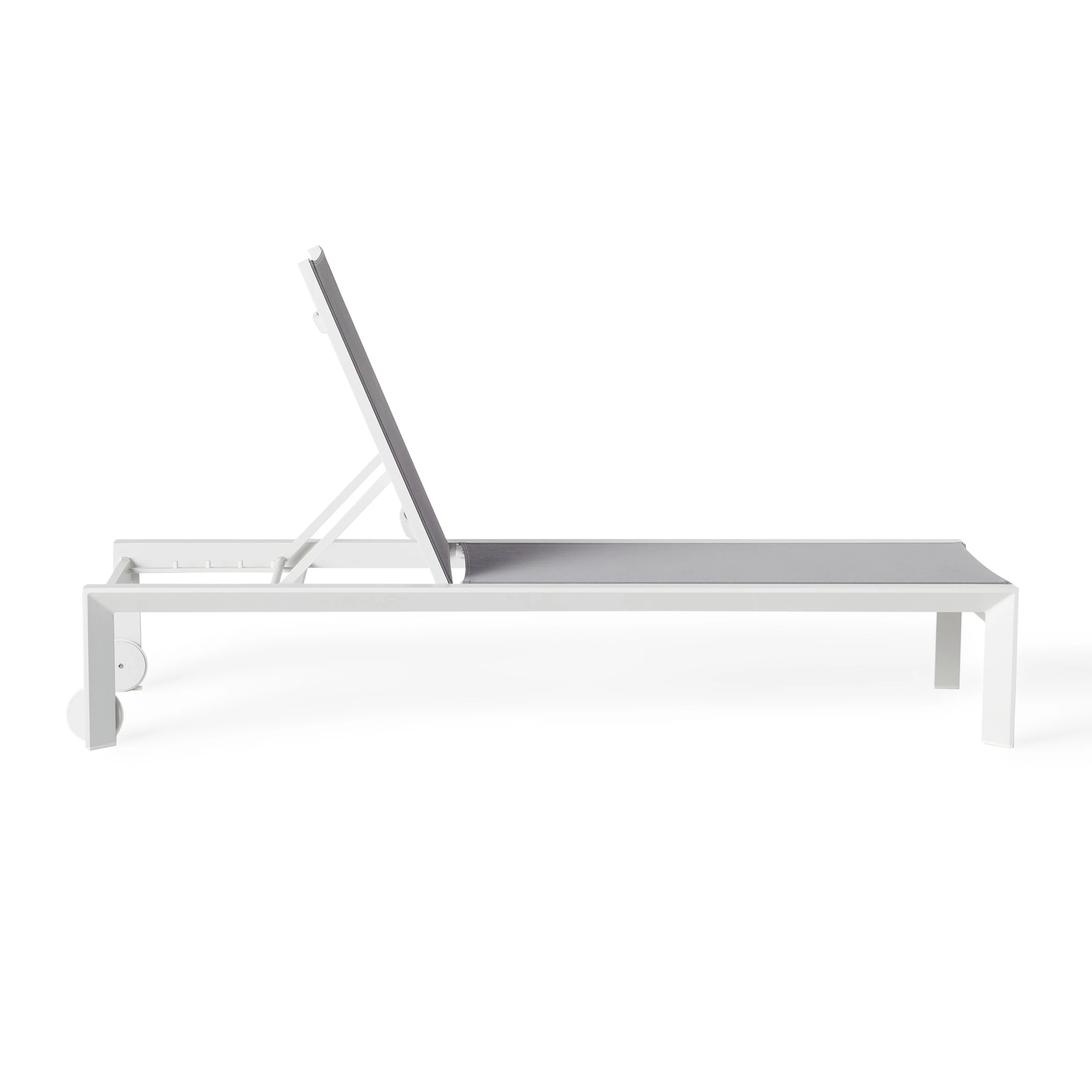 Santa Monica Chaise Lounge in White Aluminum & Silver Mesh - Image 6