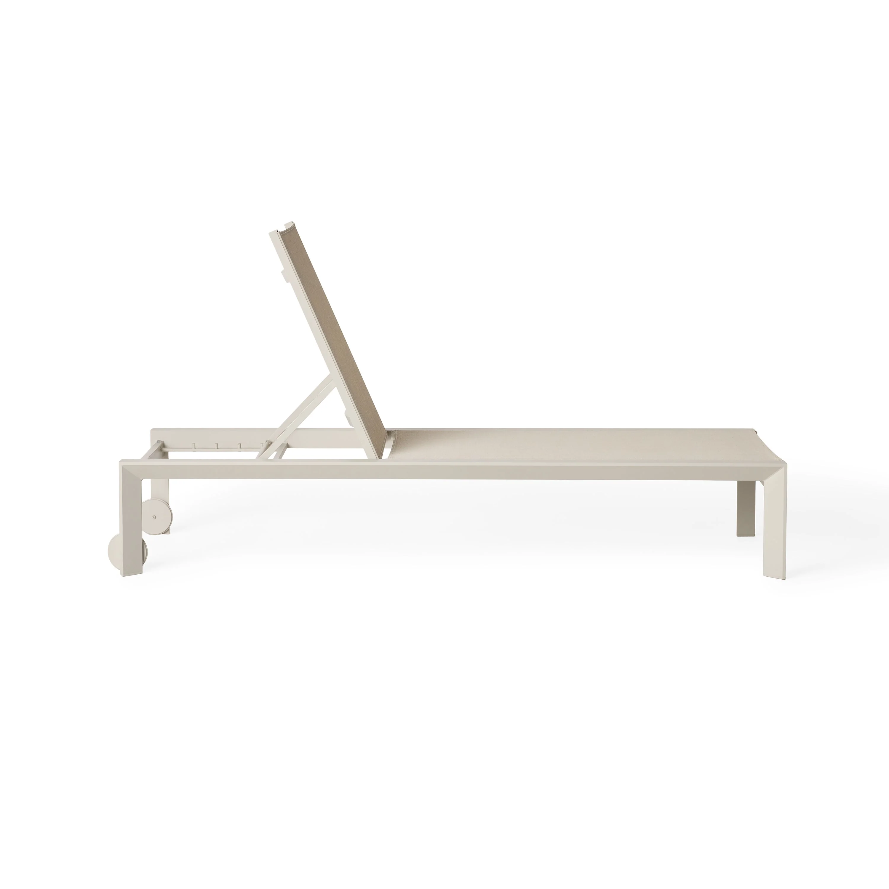 Santa Monica Chaise Lounge in Dune Aluminum - Image 3