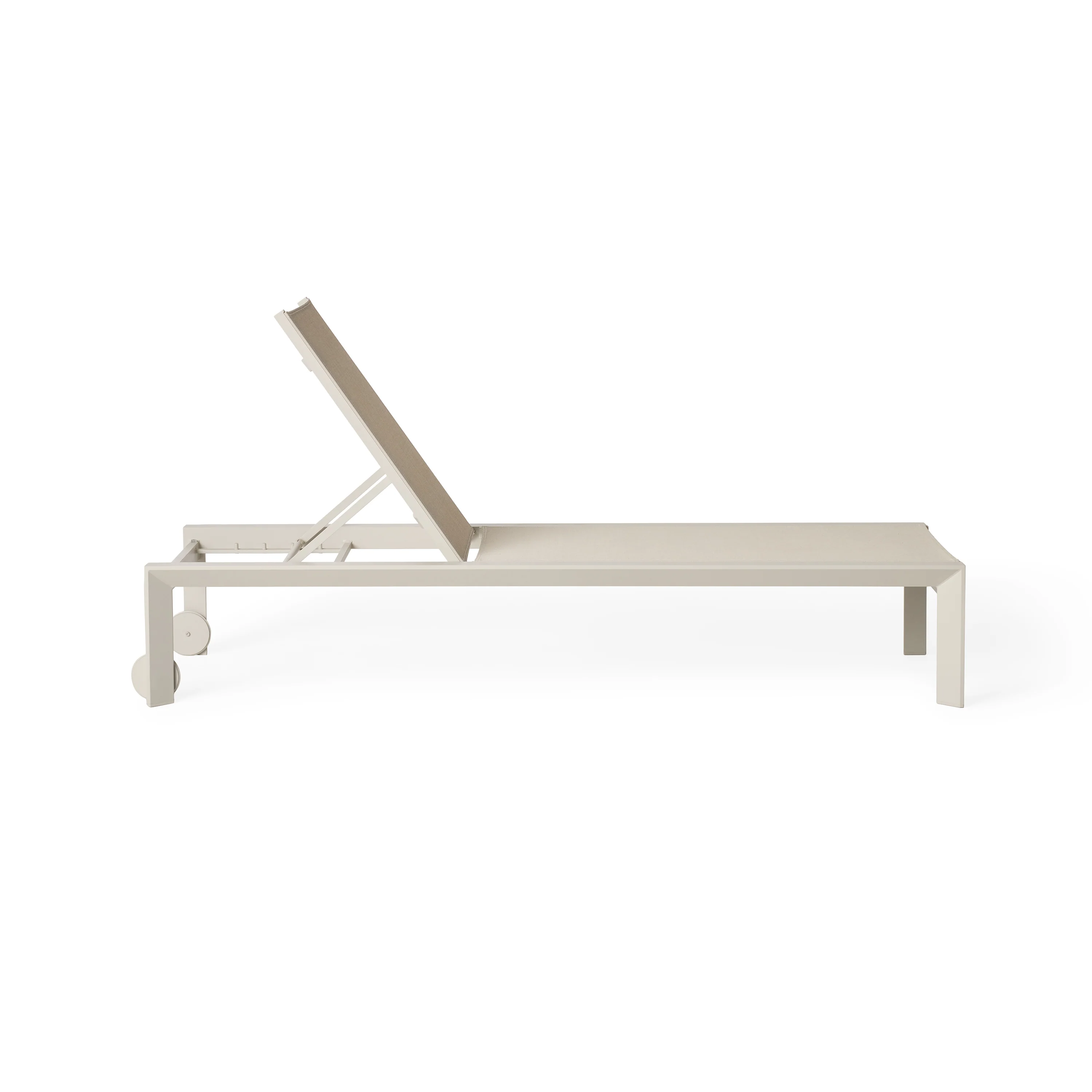 Santa Monica Chaise Lounge in Dune Aluminum - Image 4