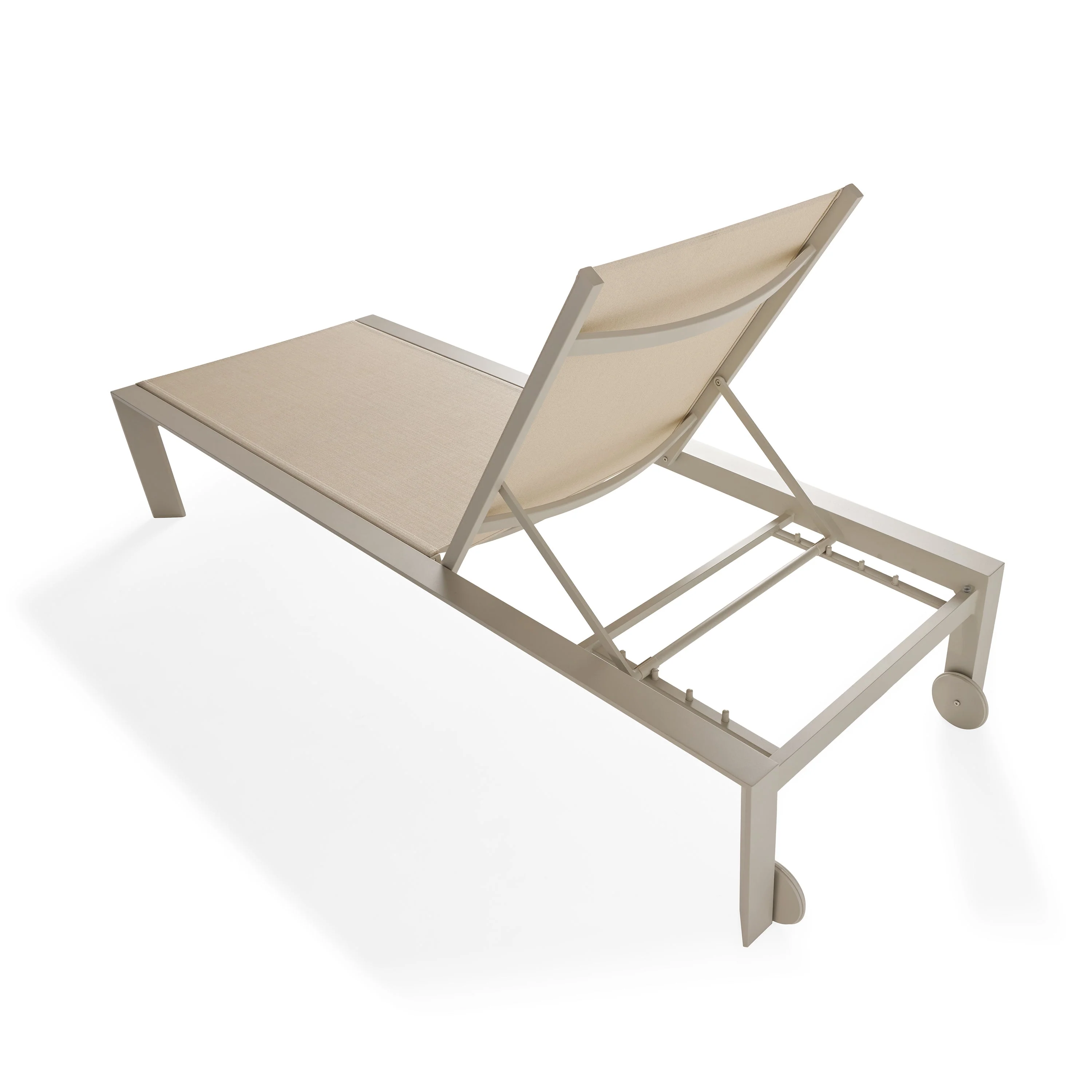 Santa Monica Chaise Lounge in Dune Aluminum - Image 8