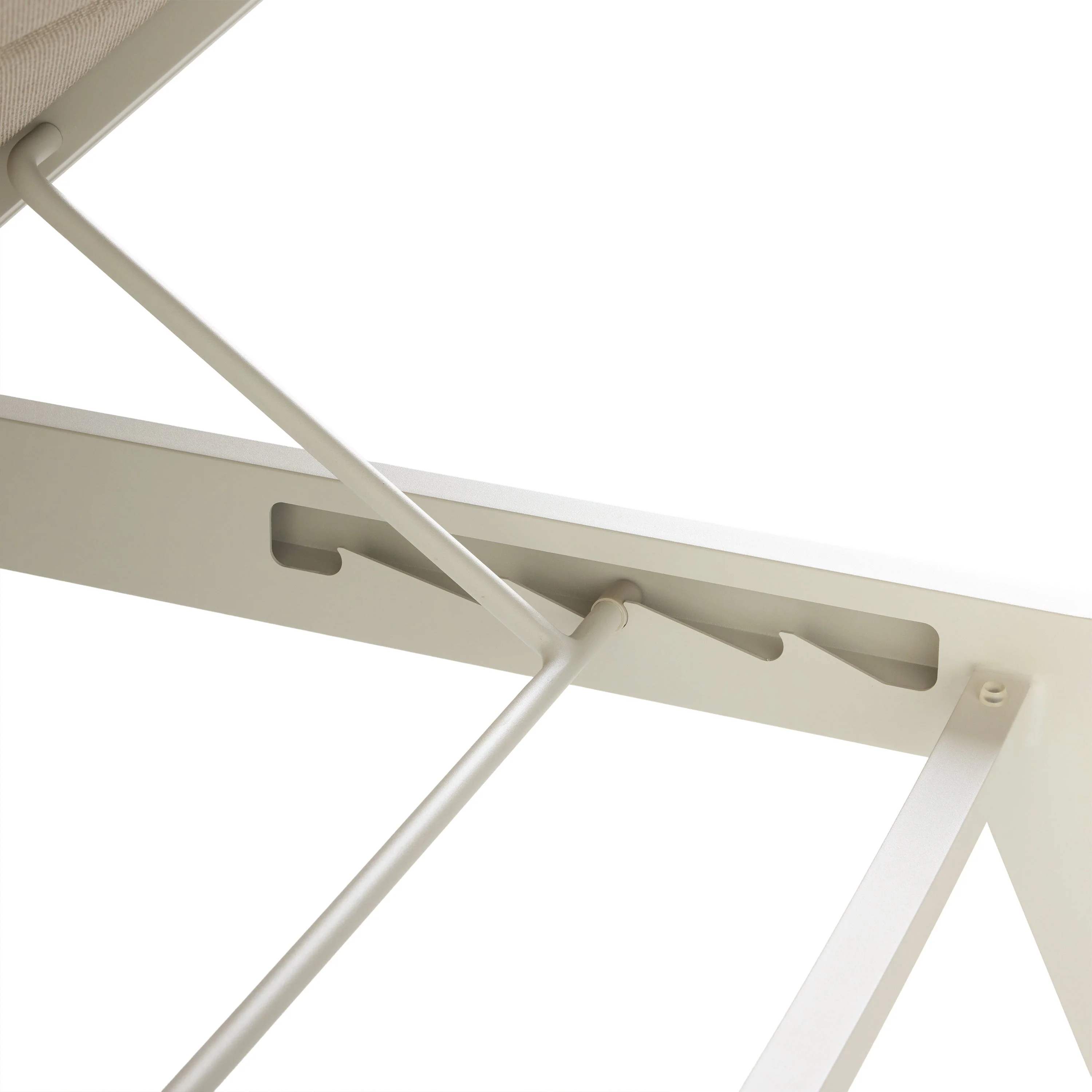 Tiburon Chaise with Padded Sling in Dune Aluminum - Image 5